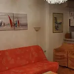 בית הארחה Aneli & רוביני