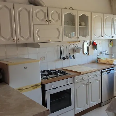 Aneli & Guest house 3*