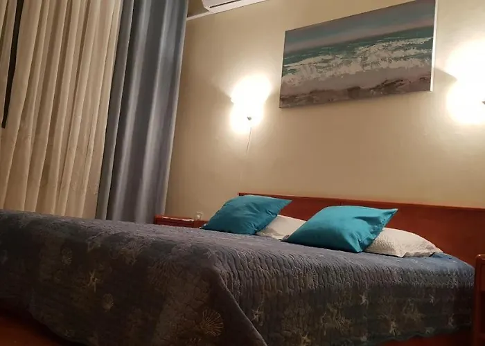 Aneli & Guest house 3*