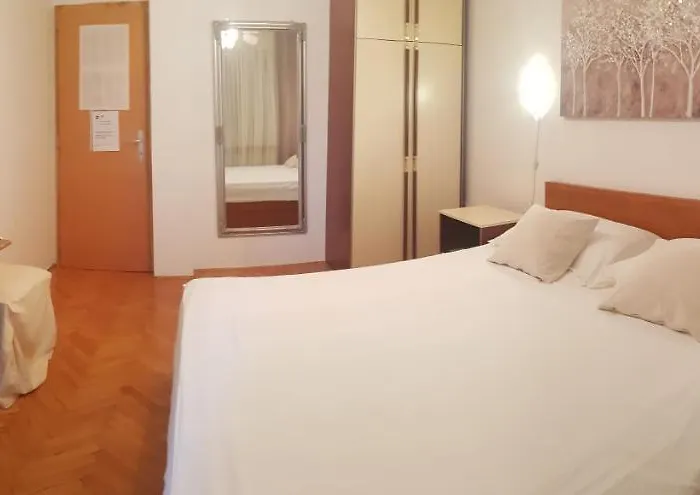 Guest house Aneli & 3*