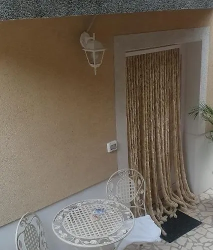 Aneli & Guest house 3*